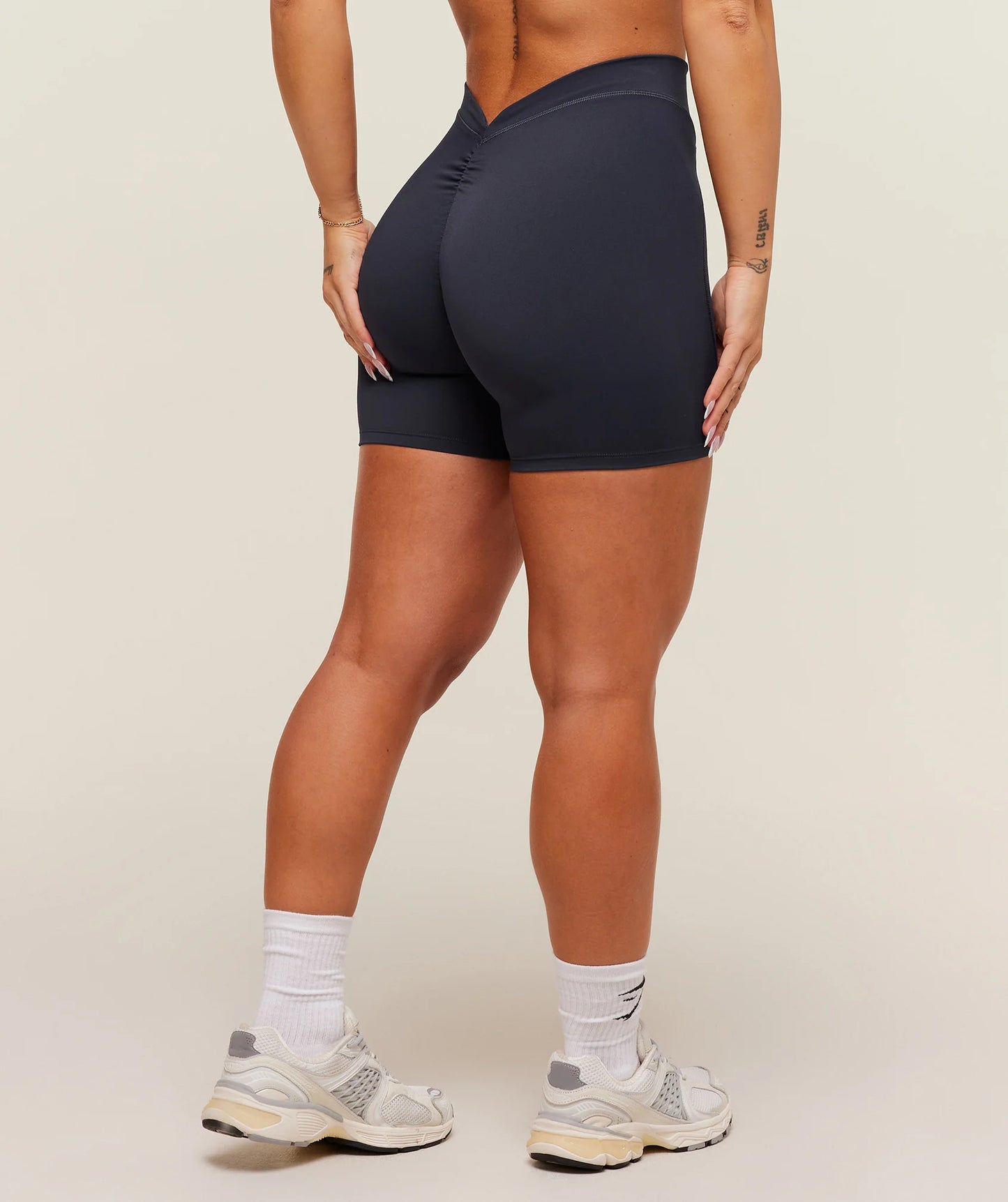 Lifting Dipped Waistband Short